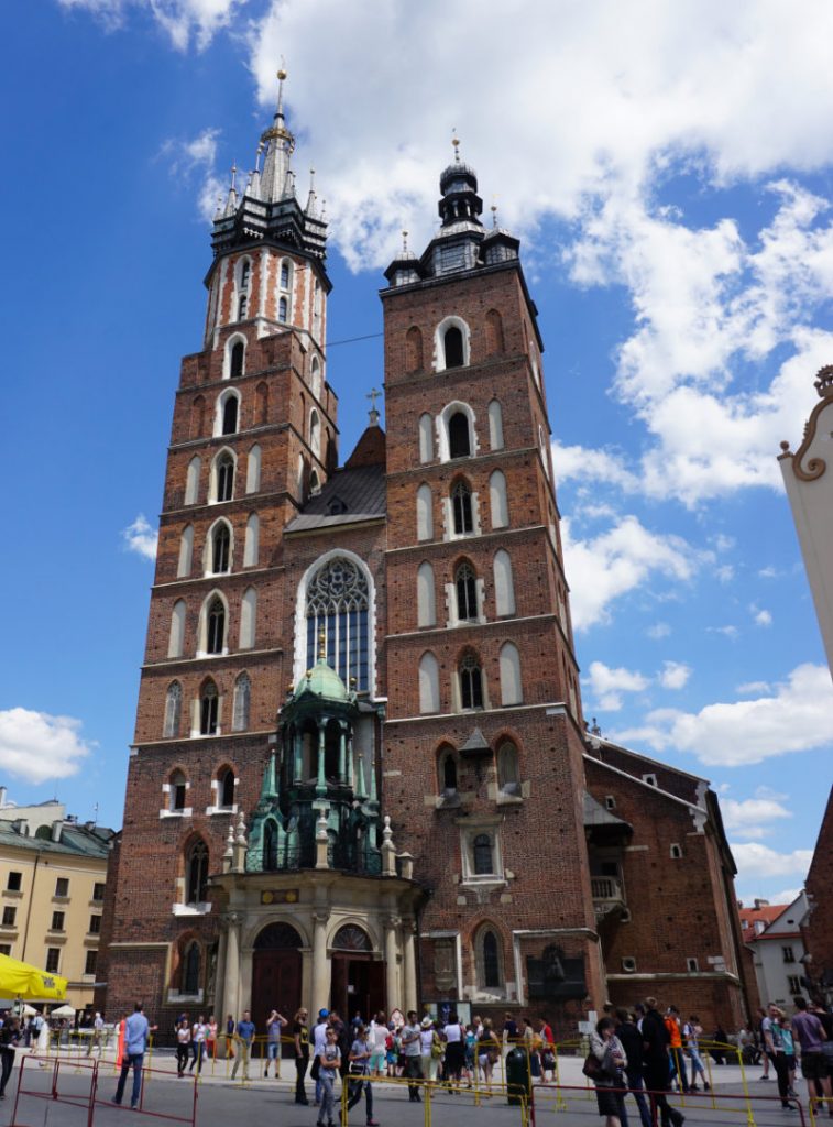 The Wonderful St Marys Basilica Krakow Impressive And Worth Seeing