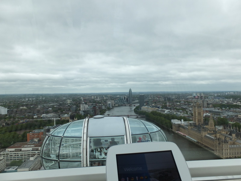 London Eye – a ride on the Ferris wheel