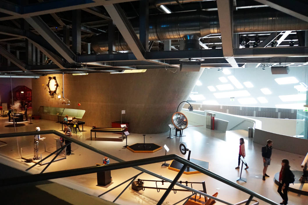 phaeno in Wolfsburg – a science centre for all ages