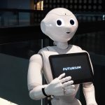 Begrüßung durch einen Roboter im Futurium